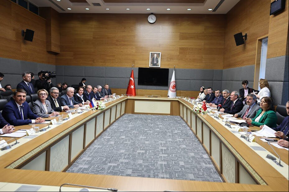 Rusya Devlet Duması heyeti Ankara'da basın mensuplarıyla bir araya geldi - 2. Resim