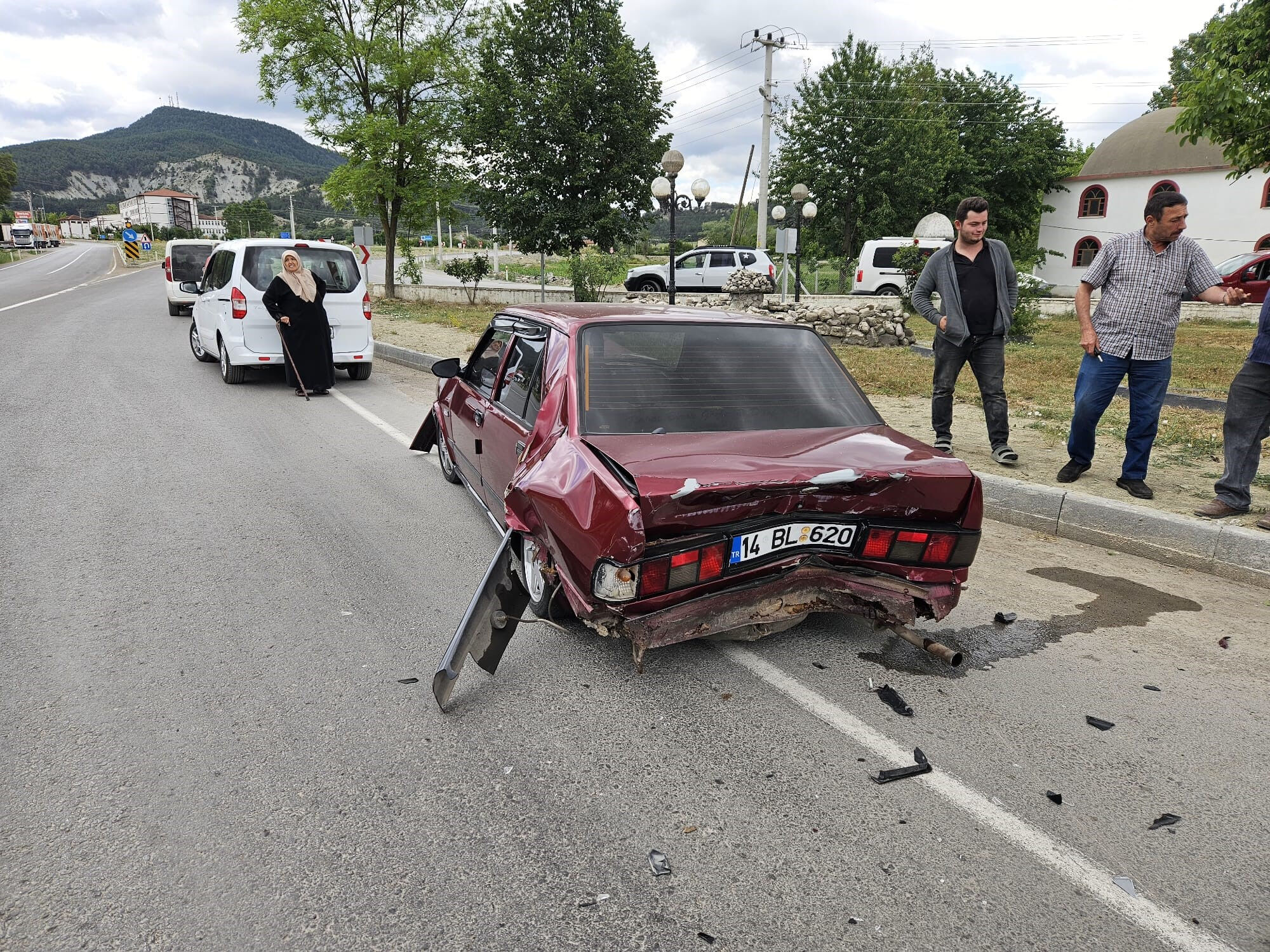 Bayram trafiğinde peş peşe kaza! Yeni doğan bebek de var... Otomobil 175 metre sürüklendi Bayram trafiğinde peş peşe kaza! Yeni doğan bebek de var... Otomobil 175 metre sürüklendi - 2. Resim