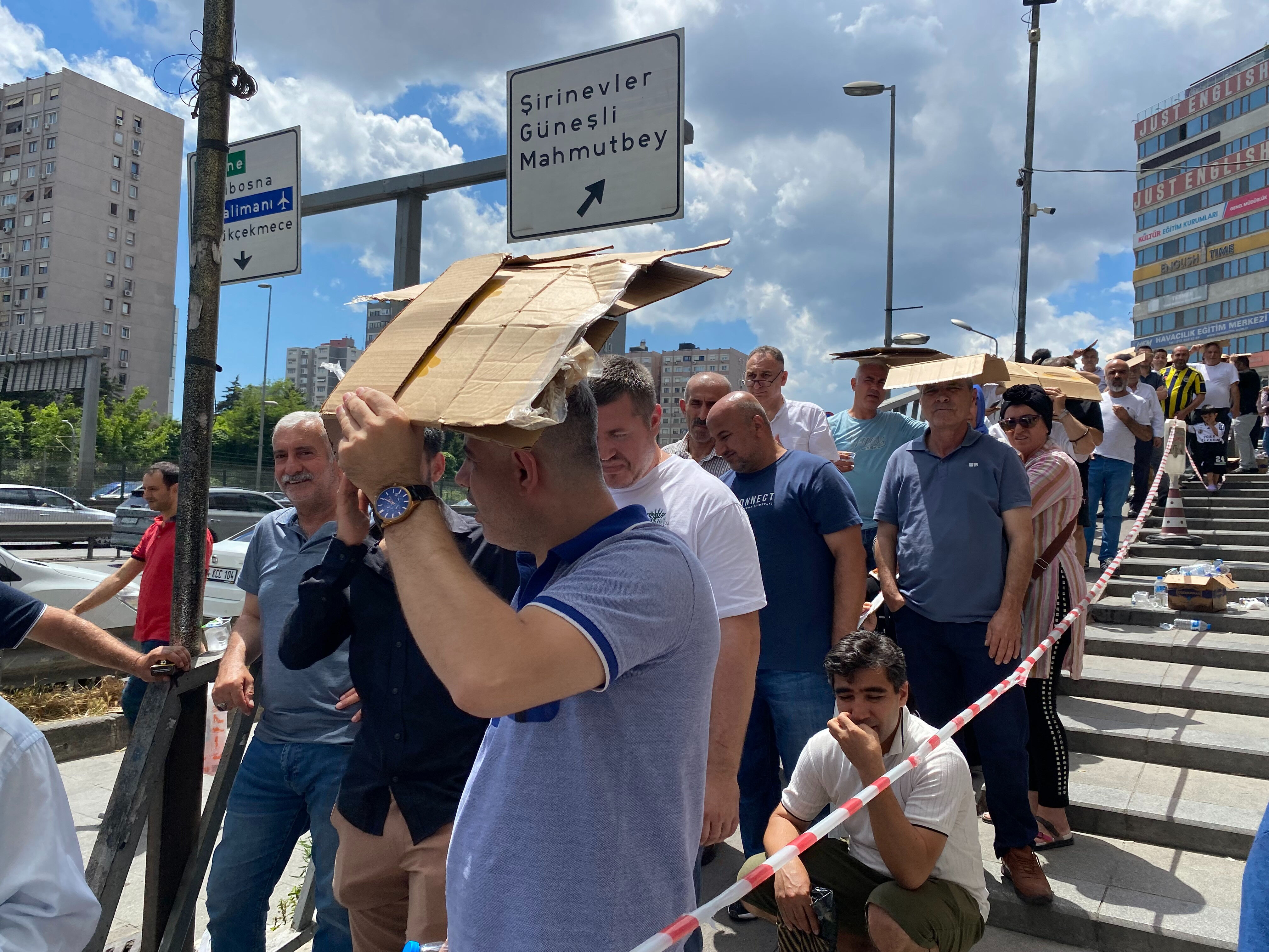 Kilosu 110 TL! Şirinevler'de ucuz baklava kuyruğu Kilosu 110 TL! Şirinevler'de ucuz baklava kuyruğu - 2. Resim