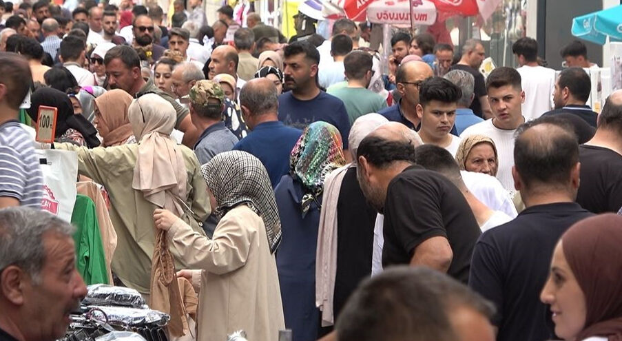 Ne Bodrum ne de Antalya! Yerli turistin yeni adresi belli oldu, sokaklar dahi doldu taştı Ne Bodrum ne de Antalya! Yerli turistin yeni adresi belli oldu, sokaklar dahi doldu taştı - 2. Resim
