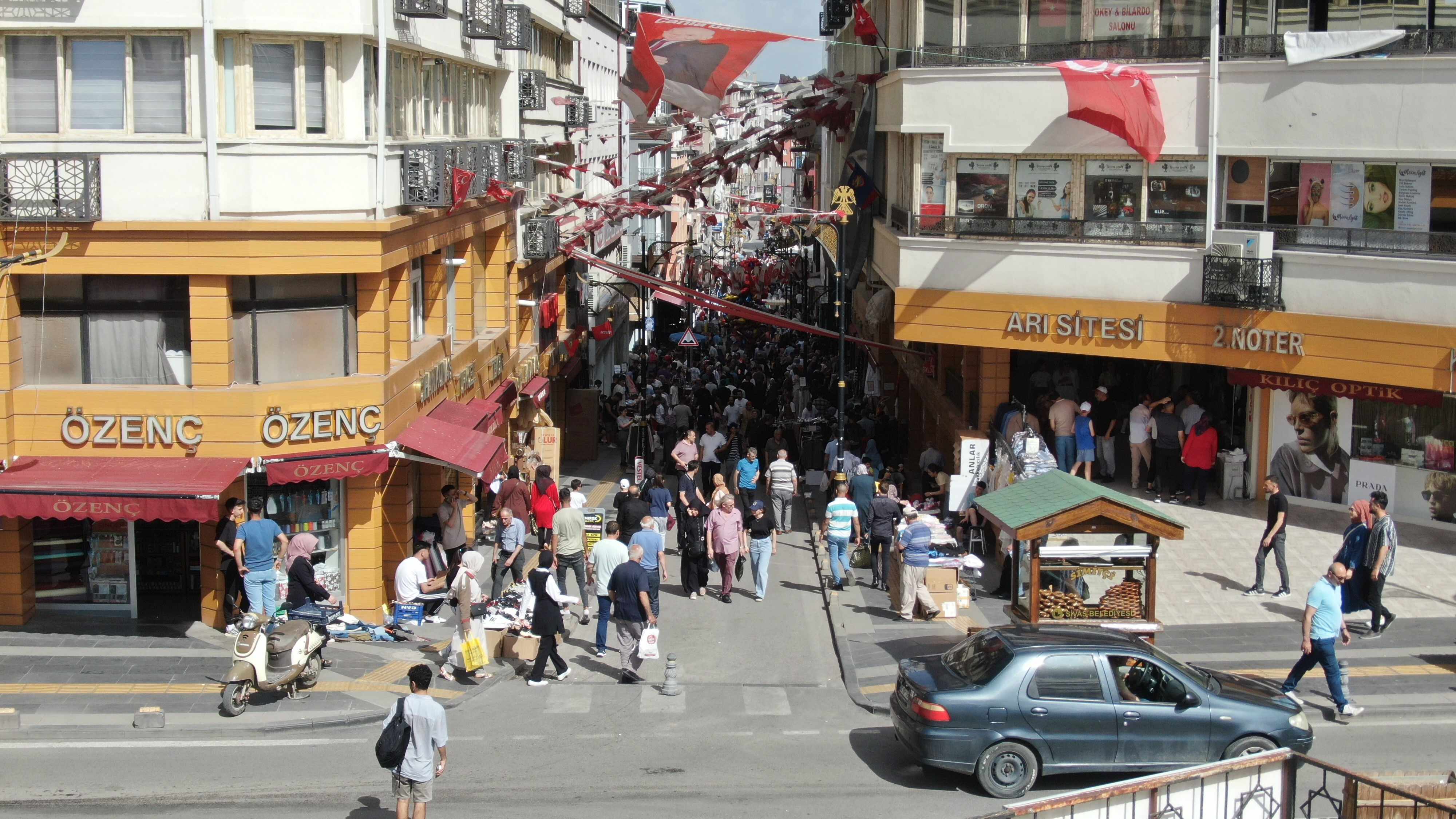 Ne Bodrum ne de Antalya! Yerli turistin yeni adresi belli oldu, sokaklar dahi doldu taştı Ne Bodrum ne de Antalya! Yerli turistin yeni adresi belli oldu, sokaklar dahi doldu taştı - 4. Resim