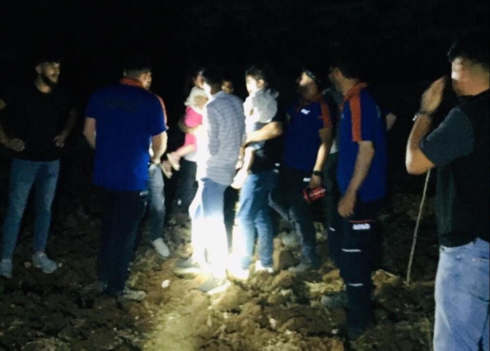 100 kişi seferber olmuştu... Diyarbakır'da kaybolan kız çocukları bulundu! 100 kişi seferber olmuştu... Diyarbakır'da kaybolan kız çocukları bulundu! - 2. Resim