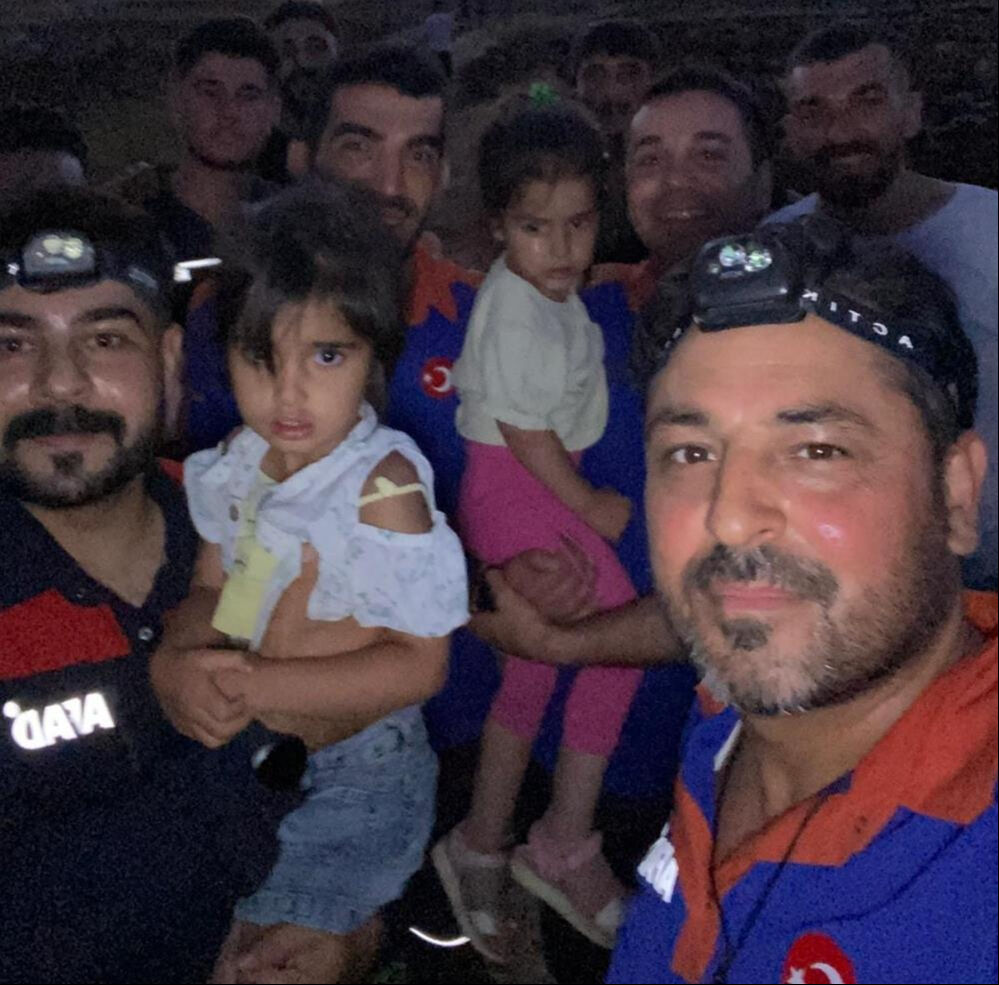 100 kişi seferber olmuştu... Diyarbakır'da kaybolan kız çocukları bulundu! 100 kişi seferber olmuştu... Diyarbakır'da kaybolan kız çocukları bulundu! - 1. Resim