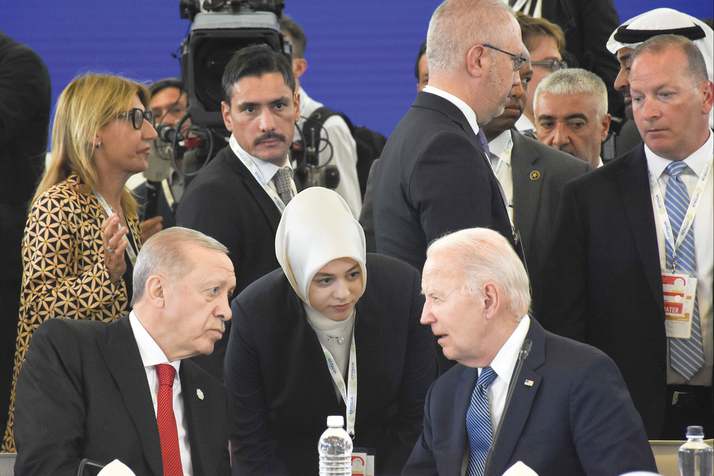 Erdoğan, Özel’in “suç ortağı AK Parti̇” sözlerine sitem etti̇: Cumhur İttifakı 6’lı masa değil Erdoğan, Özel’in “suç ortağı AK Parti̇” sözlerine sitem etti̇: Cumhur İttifakı 6’lı masa değil - 2. Resim