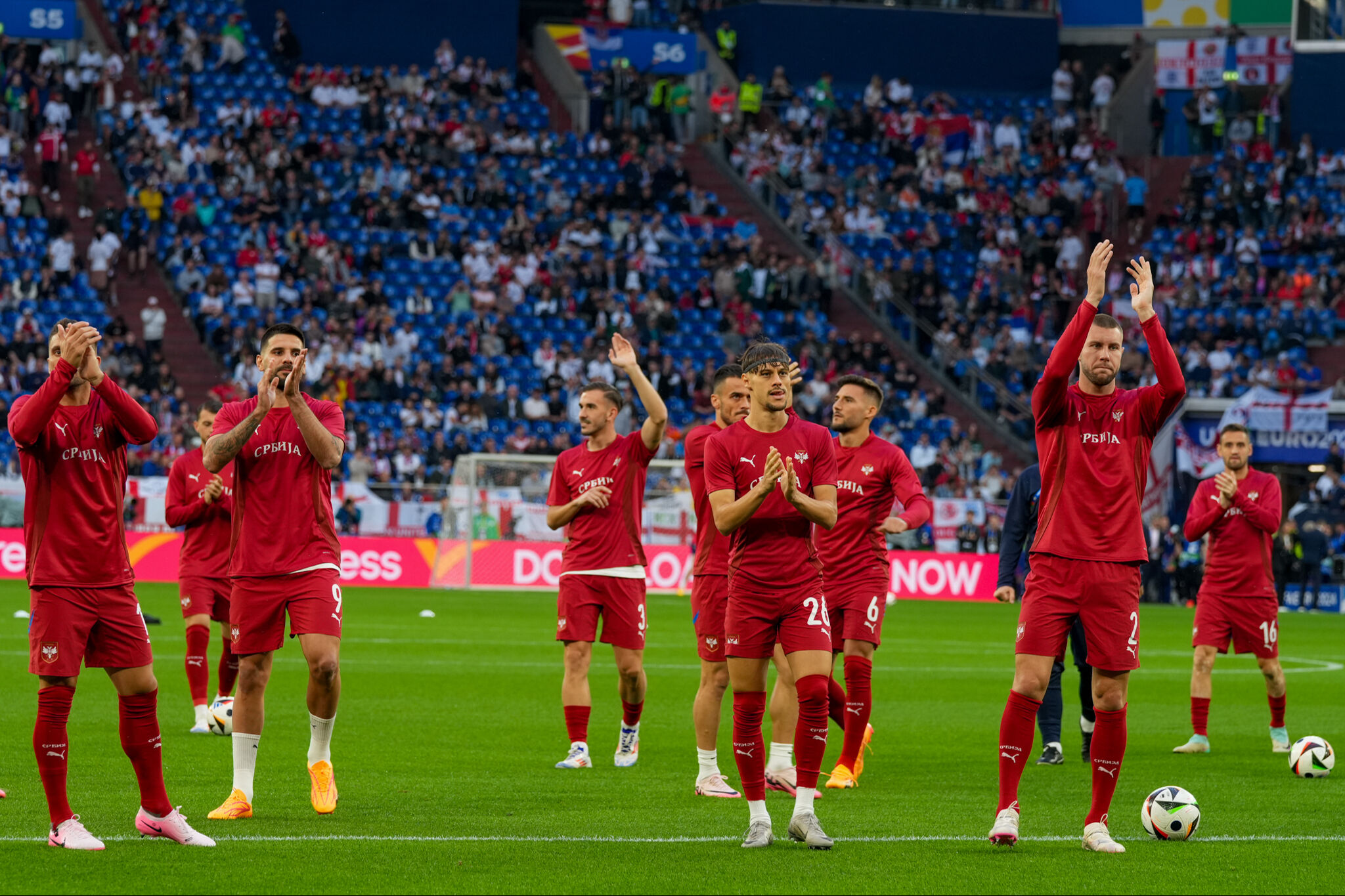 EURO 2024'te Sırbistan-İngiltere kozlarını paylaşıyor - 1. Resim