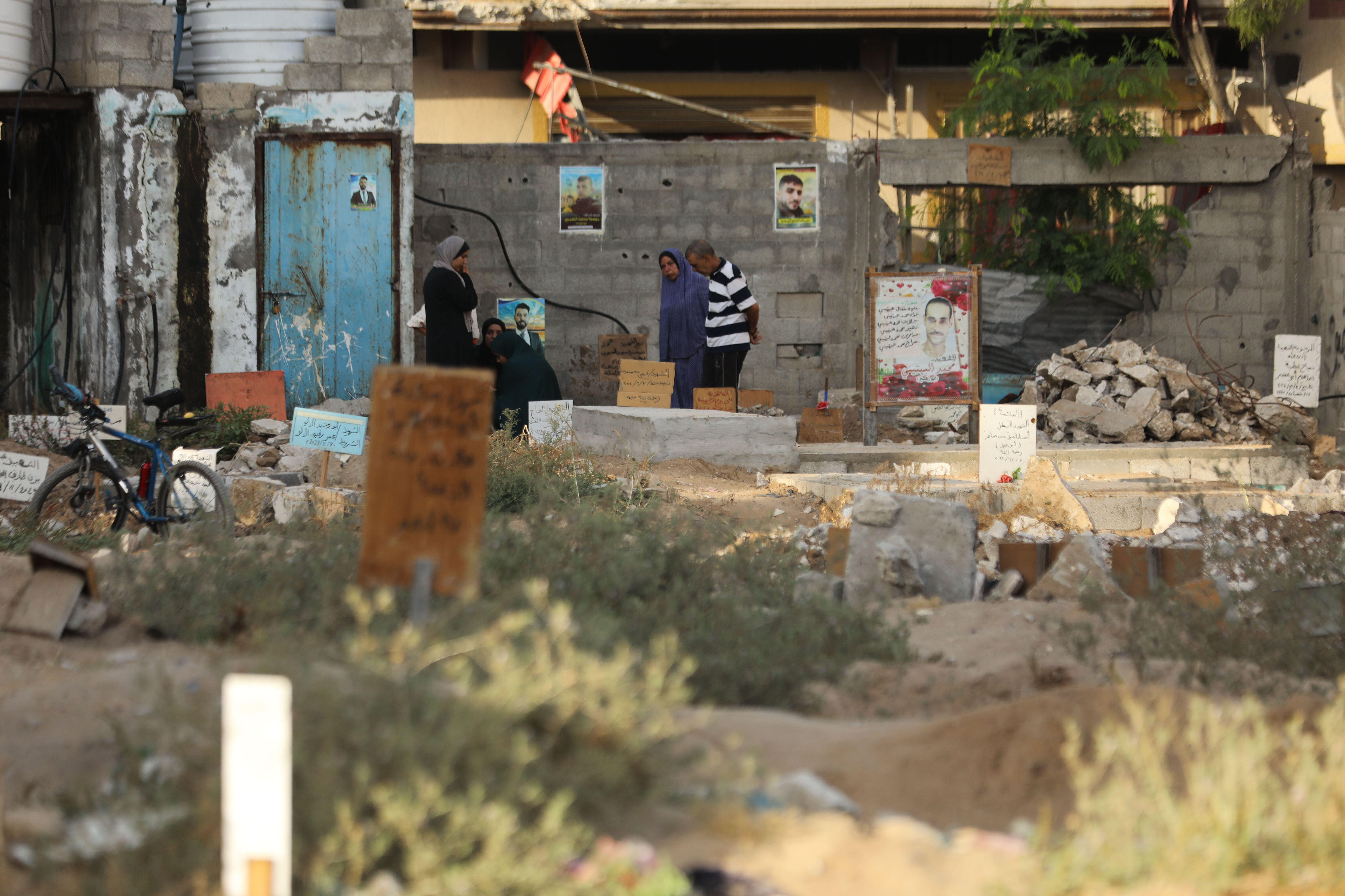Fotoğraflarla Gazze'de Kurban Bayramı... Filistinliler enkaz üstünde kurbanlarını kesti - 2. Resim