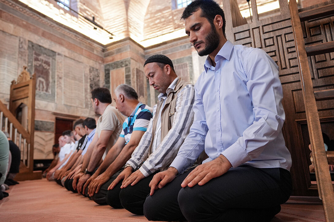 Kariye Camisi doldu taştı... 79 yıl sonra ilk bayram namazı Kariye Camisi doldu taştı... 79 yıl sonra ilk bayram namazı - 3. Resim