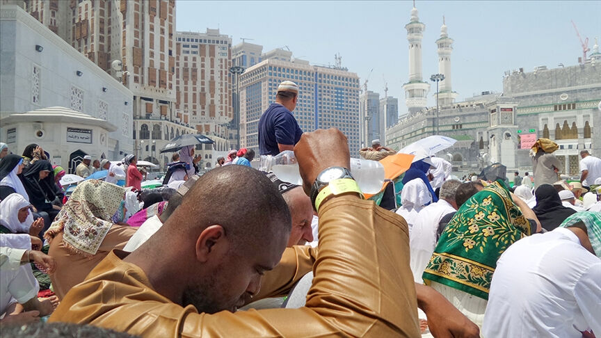 Sıcak hava felaketi getirdi! En az 14 Hacı adayı Suudi Arabistan'da can verdi Sıcak hava felaketi getirdi! En az 14 Hac adayı Suudi Arabistan'da can verdi - 2. Resim