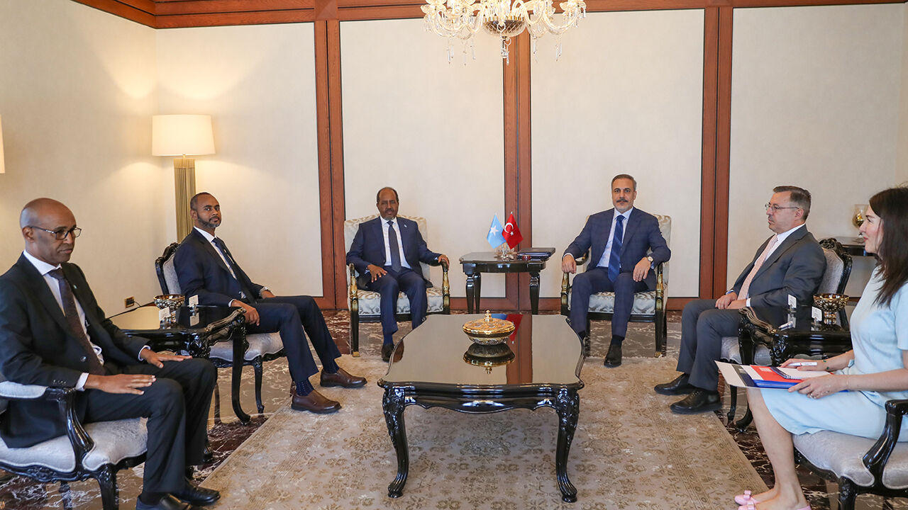 Bakan Fidan, Somali Cumhurbaşkanı Hasan Şeyh Mahmud ile görüştü Bakan Fidan, Somali Cumhurbaşkanı Hasan Şeyh Mahmud ile görüştü - 1. Resim