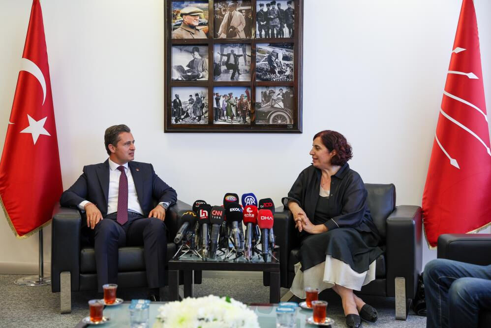 DEM Parti' Kurban Bayramı vesilesiyle CHP'yi ziyaret ederek kayyımlara karşı yardım talep etti DEM Parti' Kurban Bayramı vesilesiyle CHP'yi ziyaret ederek kayyımlara karşı yardım talep etti - 2. Resim