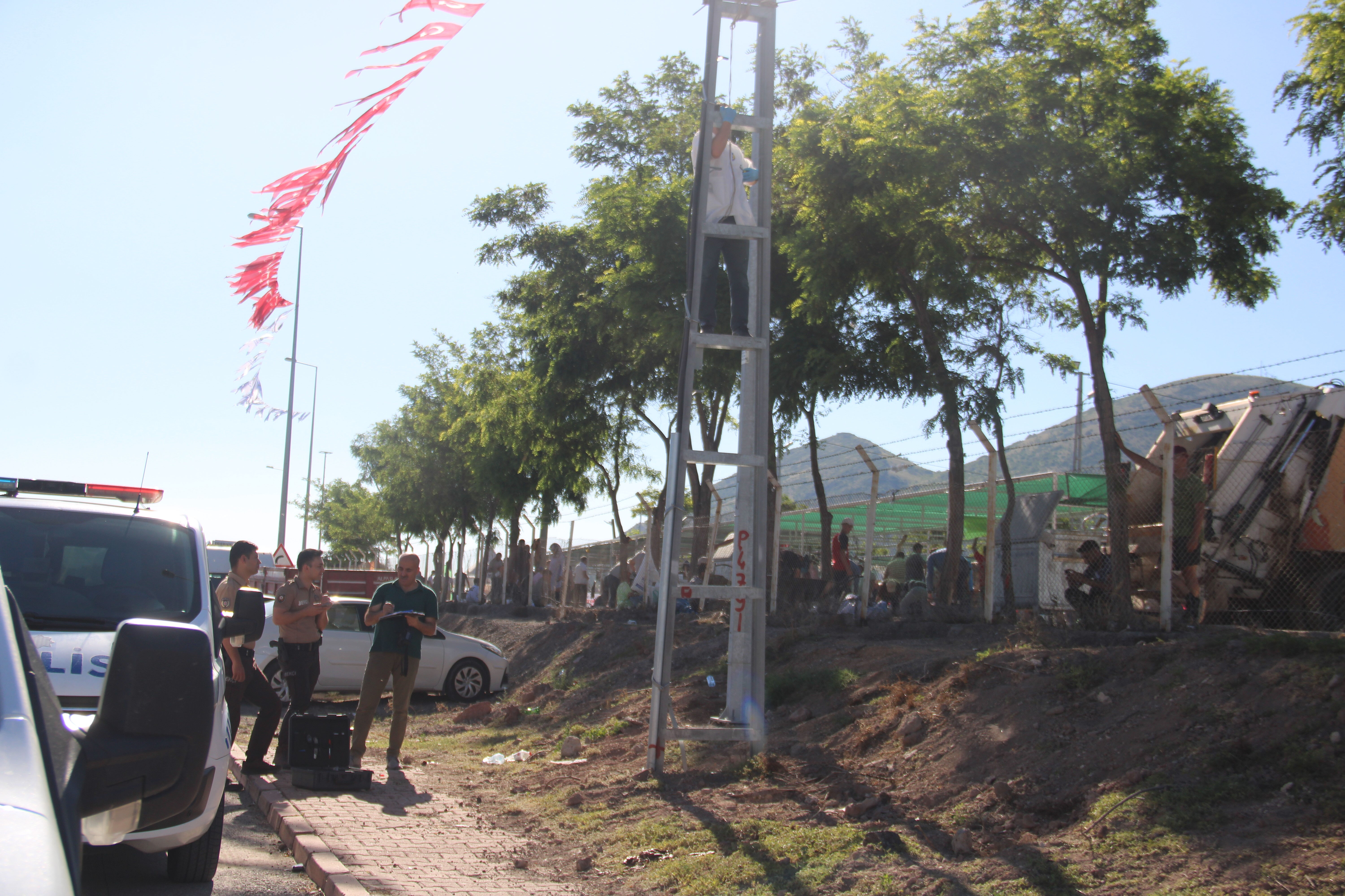 Kurban pazarında kendini elektrik direğine asmıştı! Yürek parçalayan ifadeleri ortaya çıktı - 2. Resim