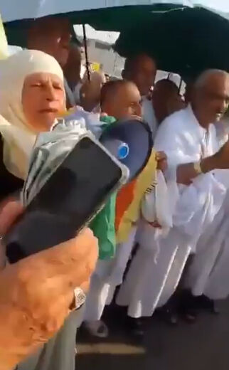 PKK sempatizanları Mekke'de teröristbaşı Apo için slogan attı - 1. Resim