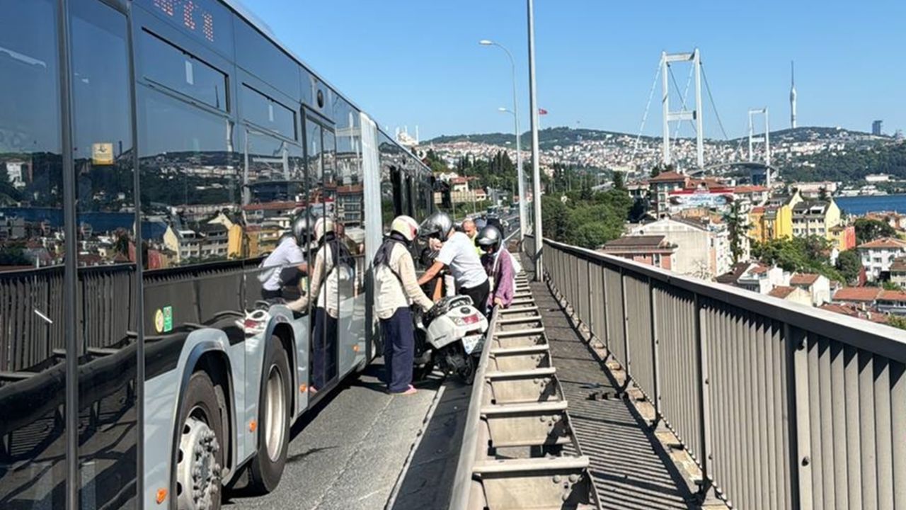 15 Temmuz Şehitler Köprüsü'nde trafik kazası! Metrobüs'ün karıştığı kazada 1 yaralı var - Gündem