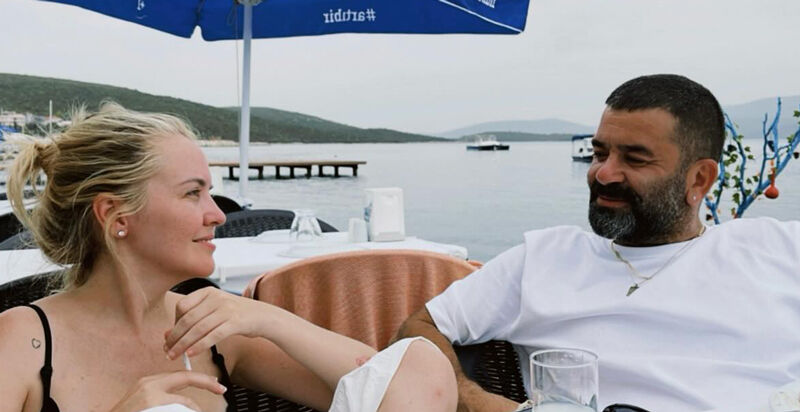 Ceyda Düvenci ile 8 yıllık evliliğini bitirmişti! Bülent Şakrak'tan sürpriz paylaşım Ceyda Düvenci ile 8 yıllık evliliğini bitirmişti! Bülent Şakrak'tan sürpriz paylaşım - 1. Resim