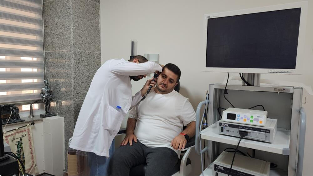 Denize girenler dikkat! Yüzücü kulağı tehlikesi baş gösterdi... Denize girenler dikkat! Yüzücü kulağı tehlikesi baş gösterdi... - 1. Resim