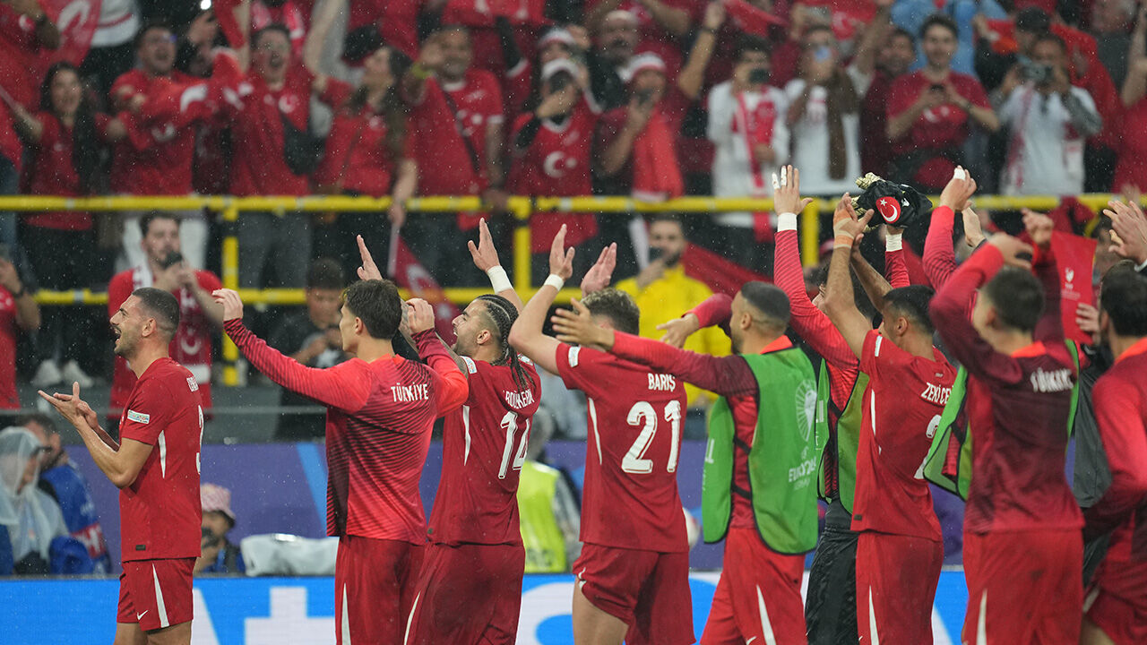 A Milliler EURO 2024'e damga vurdu! İşte Türkiye-Gürcistan maçının öncesi ve sonrası... EURO 2024'e 3 puanla başladık! İşte Türkiye-Gürcistan maçının hikayesi... - 11. Resim