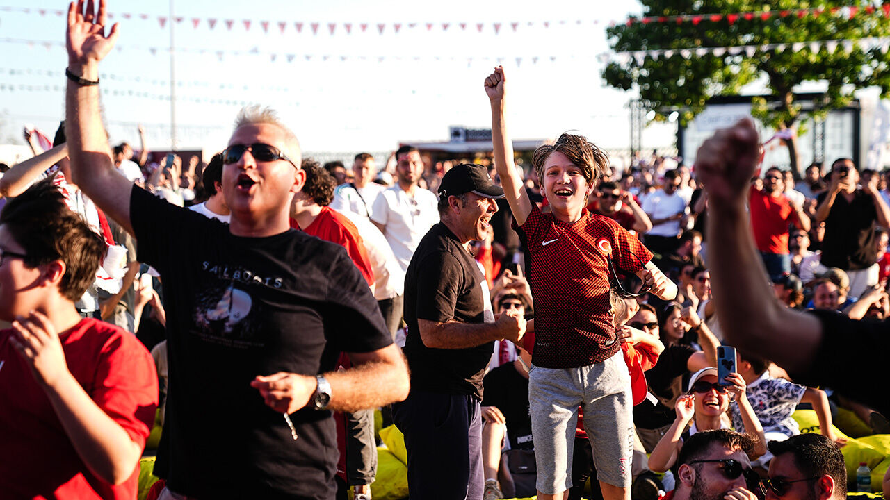 A Milliler EURO 2024'e damga vurdu! İşte Türkiye-Gürcistan maçının öncesi ve sonrası... EURO 2024'e 3 puanla başladık! İşte Türkiye-Gürcistan maçının hikayesi... - 9. Resim