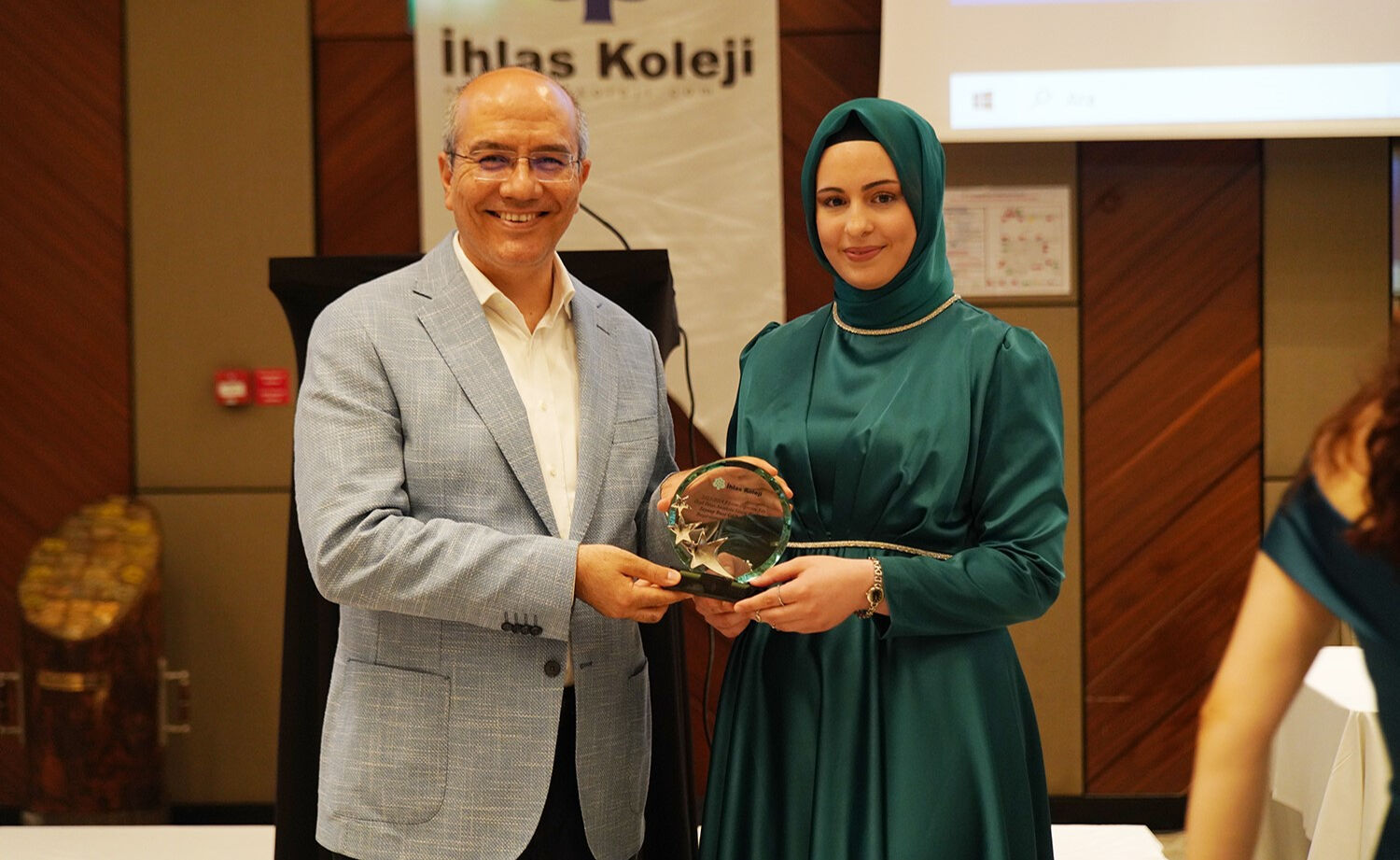 İhlas Koleji son sınıf öğrencileri mezuniyet töreniyle hayata uğurlandı - 1. Resim