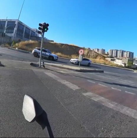 İstanbul'da korsan taksicilik yapan bir sürücü polise çarptı! 6 kişi yaralanırken korsan taksiciye ceza yağdı - 1. Resim