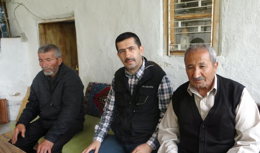 Tam 1700 metre yükseklikte! 18 çocuğunu bu mağarada büyüttü - 4. Resim