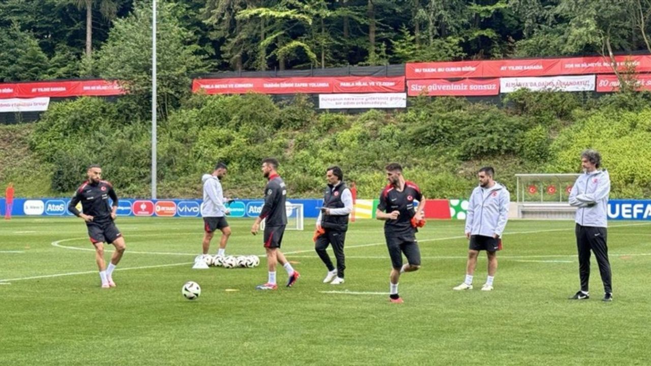 A Milli Takım Portekiz maçının hazırlıklarına başladı! İrfan Can Kahveci takımdan ayrı çalıştı