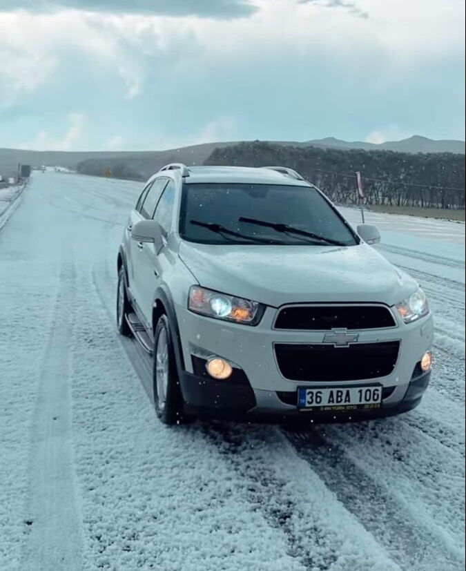 Ardahan beyaza b&uuml;r&uuml;nd&uuml;! Haziran ayında şaşkına &ccedil;eviren manzara - 1. Resim
