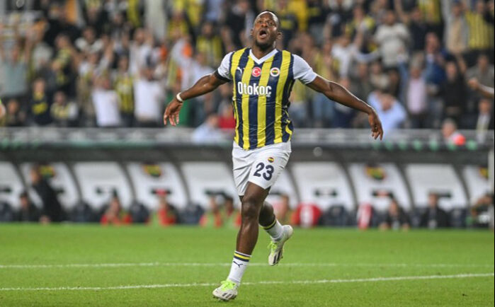 Galatasaray, Fenerbahçe'nin anlaşması beklenen Batshuayi'yi kaptı Galatasaray, Fenerbahçe'nin anlaşması beklenen Batshuayi'yi kaptı - 2. Resim