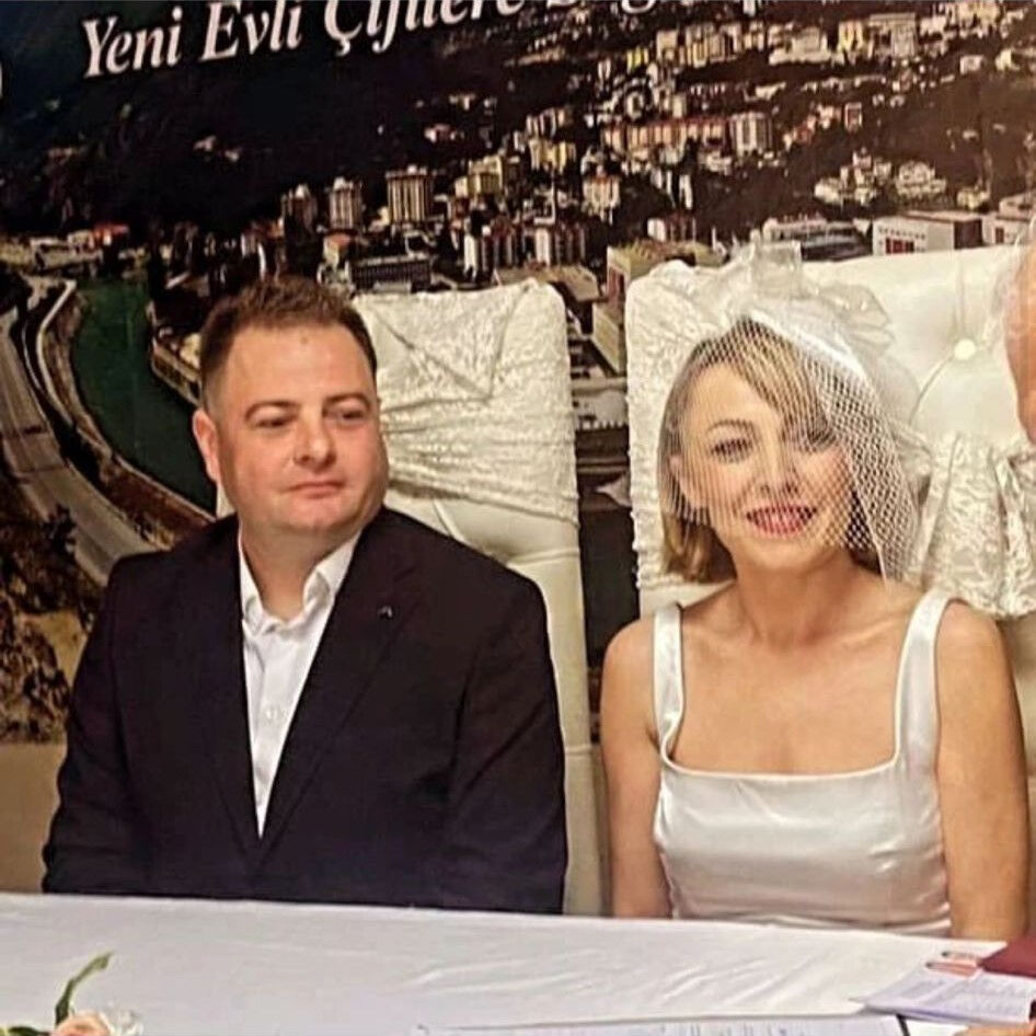 Rize'de Jandarma Üsteğmen Aydın Samet Ekşi eşinin ölümü sonrasında tutuklandı! Evlilikteki detay kahretti Rize'de Jandarma Üsteğmen Aydın Samet Ekşi eşinin ölümü sonrasında tutuklandı! Evlilikteki detay kahretti - 1. Resim