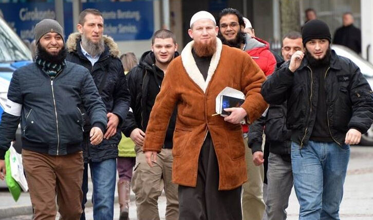 Avrupa'da Müslümanlara yeni pusu; selefilik! Artan ırkçılıkla İslamofobiyi de besliyorlar Avrupa'da Müslümanlara yeni pusu; selefilik! Artan ırkçılıkla İslamofobiyi de besliyorlar - 1. Resim