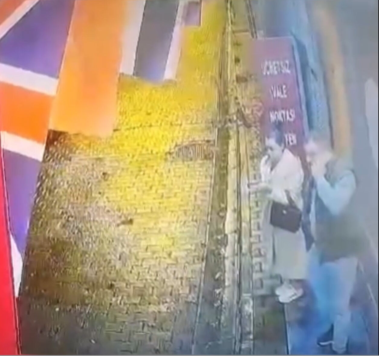 Filmlere taş çıkartan olay: Hırsızların parası yakıta yetmedi devreye metrobüs girdi - 3. Resim