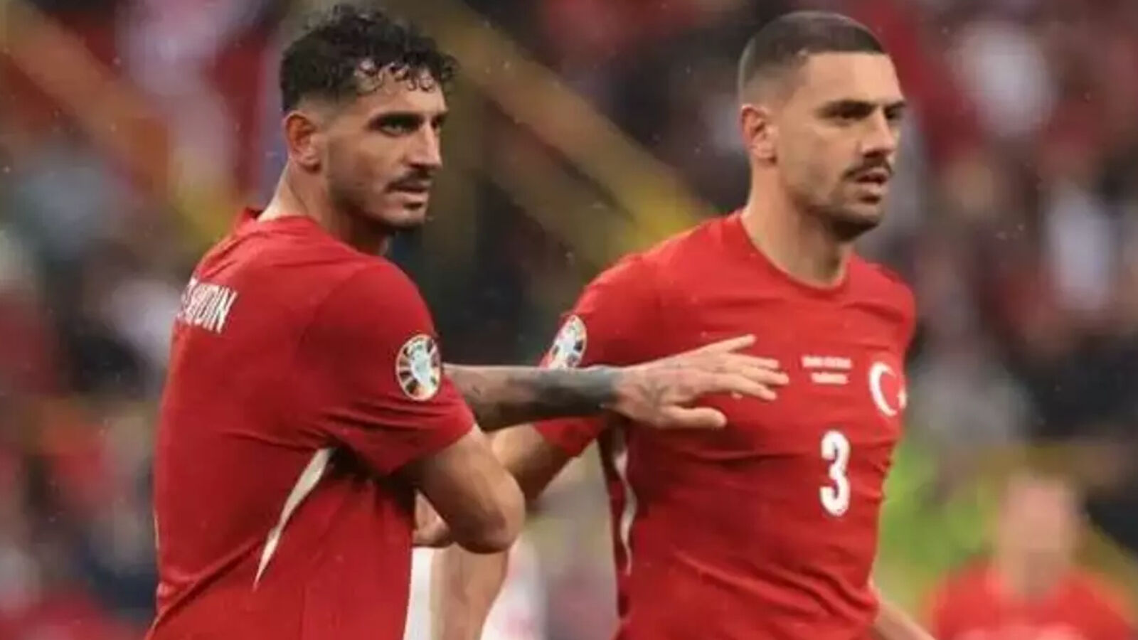 Merih Demiral'dan eski futbolculara tepki! 'Bunlar bizi üzüyor' Merih Demiral'dan eski futbolculara tepki! 'Bunlar bizi üzüyor' - 1. Resim