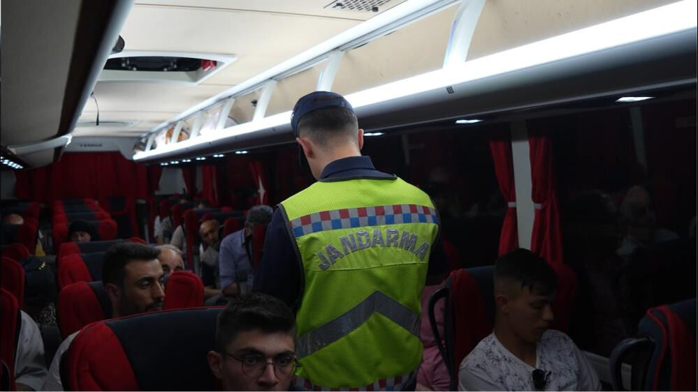 Otobüs sürücüsü Kırıkkale'de polisin sınavı oldu! Ehliyetini neden vermek istemediği belli oldu - 4. Resim