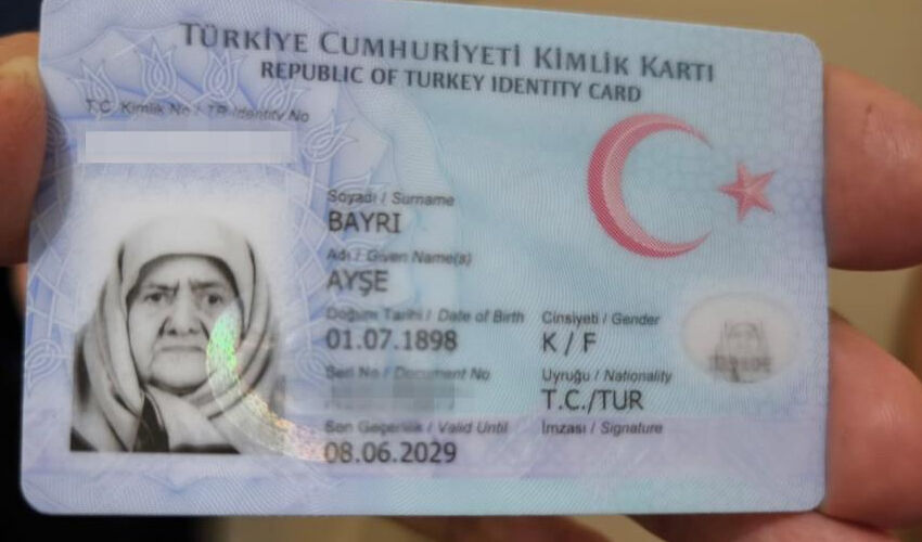 3 padişah, 12 cumhurbaşkanı gördü! Ayşe ninenin yaşını duyan şaşıp kalıyor 3 padişah, 12 cumhurbaşkanı gördü! Ayşe ninenin yaşını duyan şaşıp kalıyor - 2. Resim