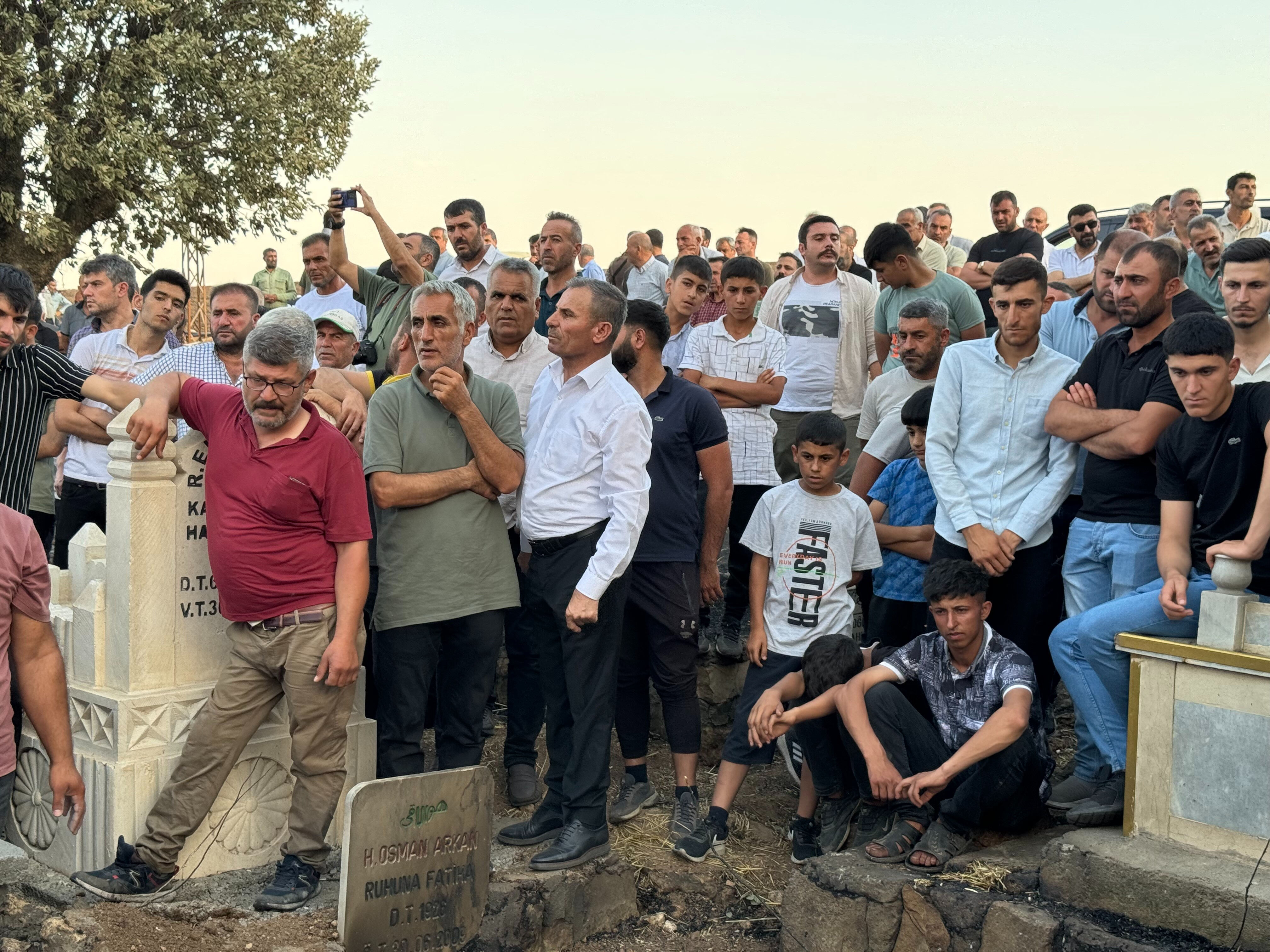 Diyarbakır ve Mardin'deki yangın faciasına 5 milyonluk acil durum ödeneği Diyarbakır ve Mardin'deki yangın faciasına 5 milyonluk acil durum ödeneği - 4. Resim