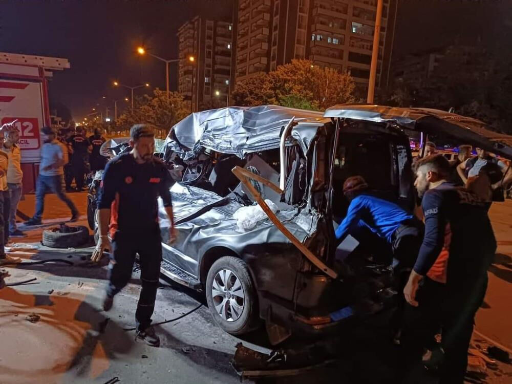 Muş'ta iki araç çarpıştı, ölü ve yaralılar var Muş'ta iki araç çarpıştı, ölü ve yaralılar var - 2. Resim