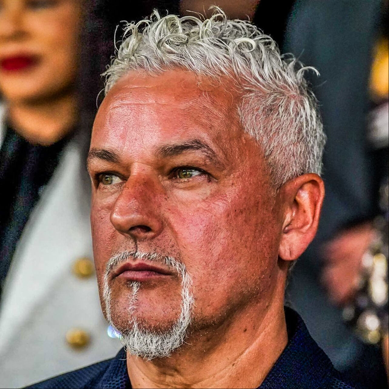 Roberto Baggio'nun villasına giren eli silahlı çete üyeleri hem darbetti hem soygun yaptı Roberto Baggio'nun villasına giren eli silahlı çete üyeleri hem darbetti hem soygun yaptı - 1. Resim