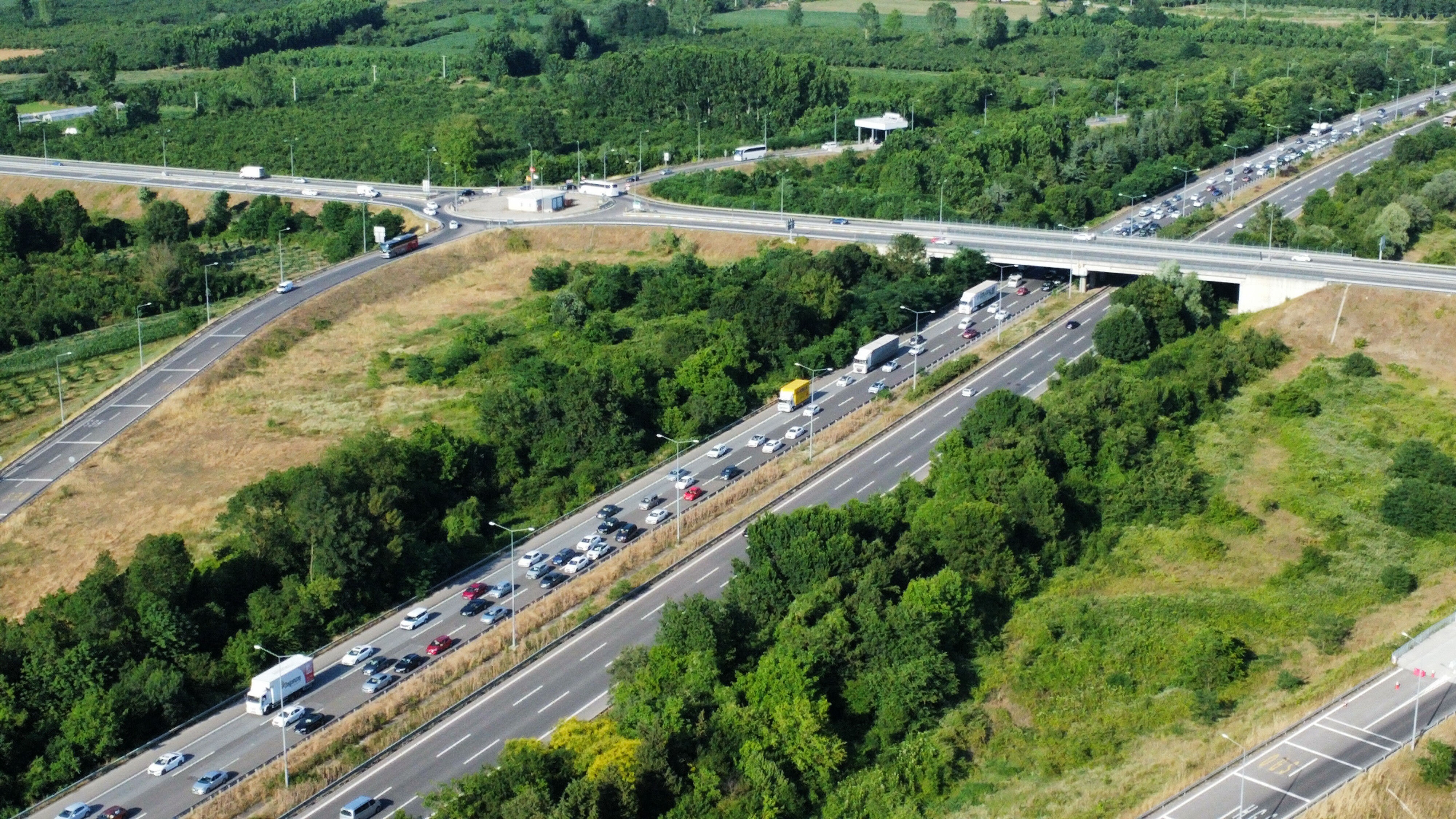 Tatilciler İstanbul'a geri dönüyor! Tekirdağ, Kırıkkale, Kemikli Rampası... Uzun araç trafiği böyle görüntülendi - 5. Resim