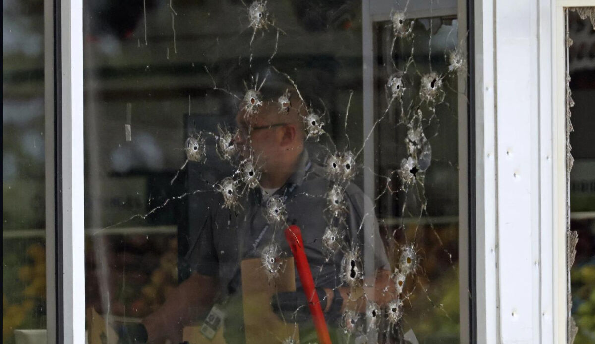 ABD'de markete düzenlenen silahlı saldırıda 13 kişi vuruldu - 1. Resim