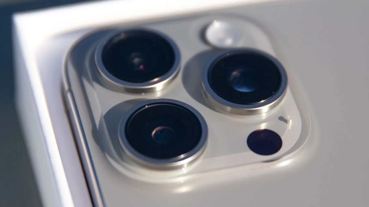 Apple&#039;ın yeni amiral gemisi iPhone 16 Pro, dört yeni kamera özelliği ile geliyor!