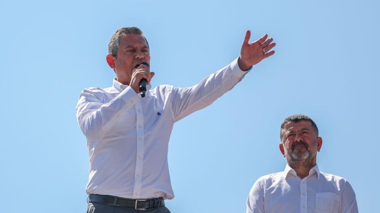 CHP lideri Özgür Özel&#039;den AK Parti ve MHP ile ipleri gerecek açıklama