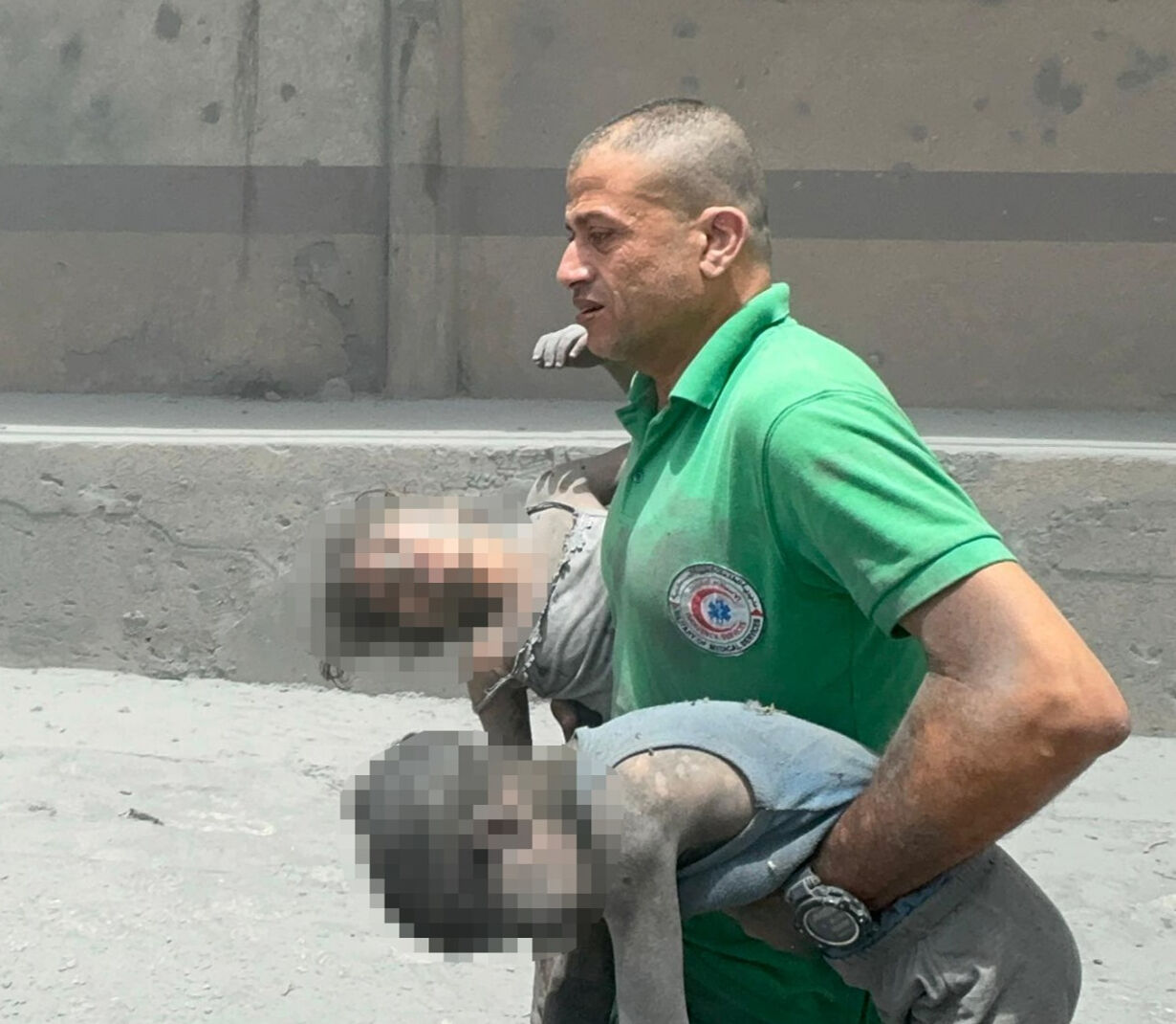 İsrail Gazze'de hem kamp hem mahalle bombaladı! 42 ölü, çok sayıda yaralı var İsrail Gazze'de hem kamp hem mahalle bombaladı! 42 ölü, çok sayıda yaralı var - 1. Resim