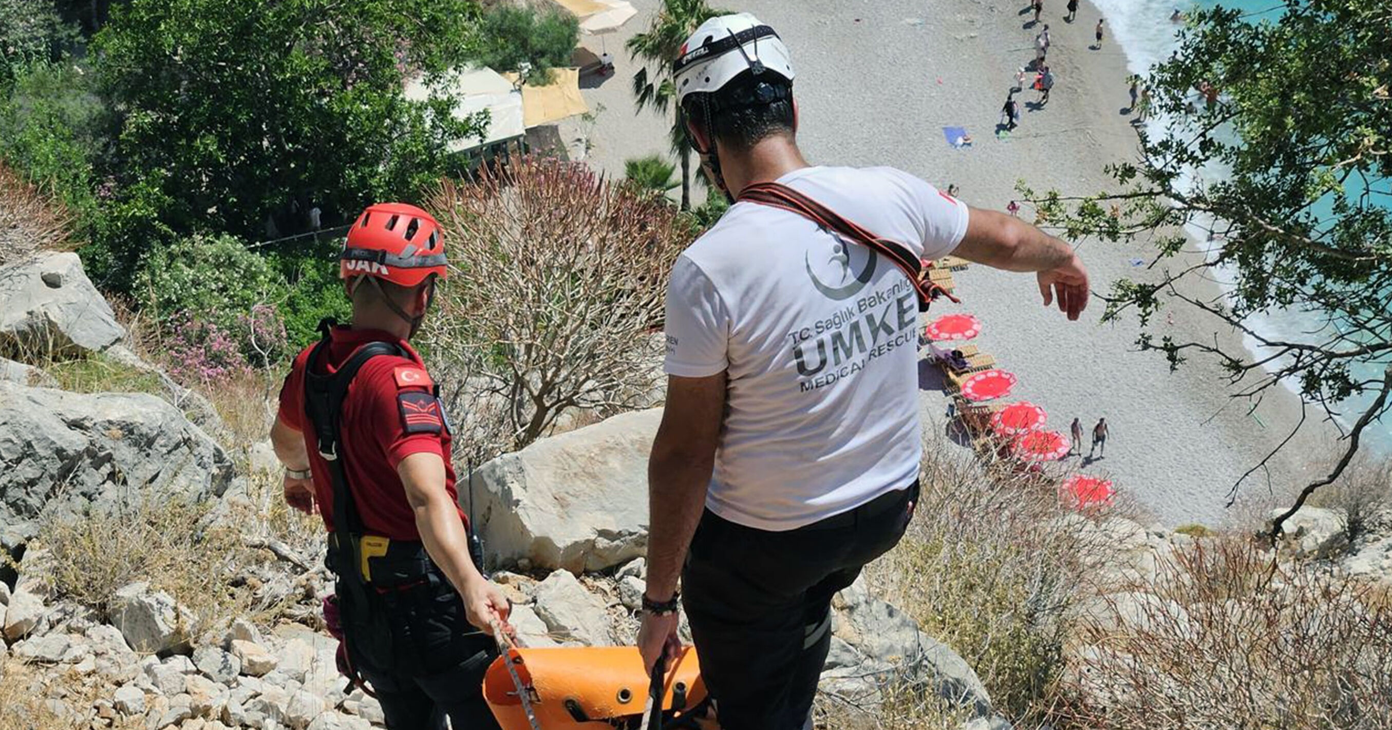 Kelebekler Vadisinde dengesini kaybedip düşen adam hayatını kaybetti Kelebekler Vadisinde dengesini kaybedip düşen adam hayatını kaybetti - 1. Resim