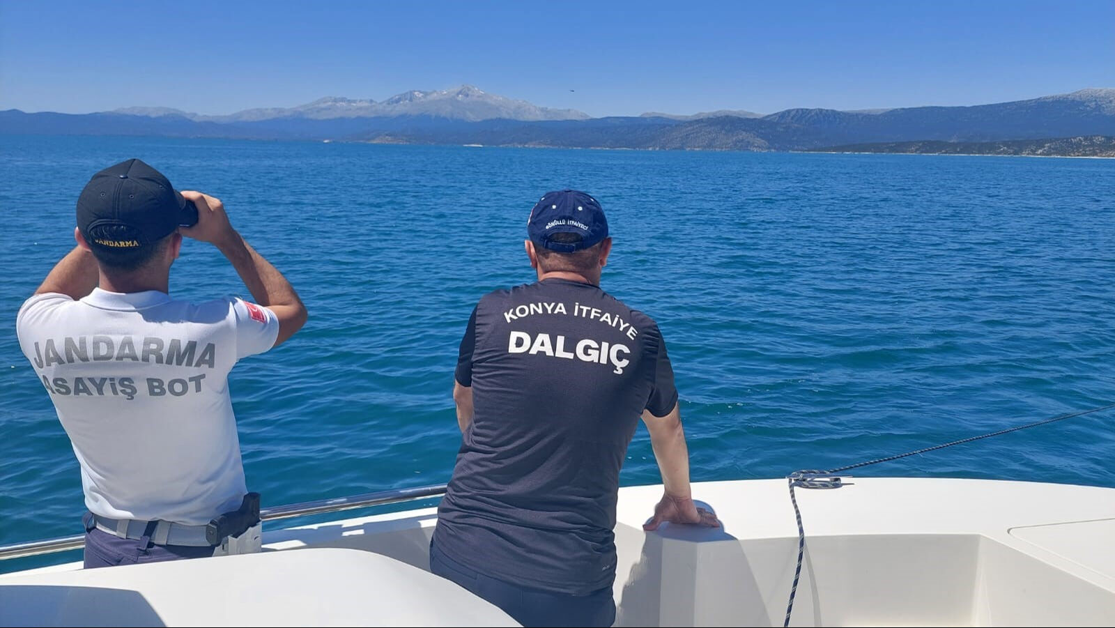 Beyşehir Gölü'nde tekne alabora oldu: 3 kişi kurtarıldı, 1 kişi boğuldu Beyşehir Gölü'nde tekne alabora oldu: 3 kişi kurtarıldı, 1 kişi boğuldu - 1. Resim