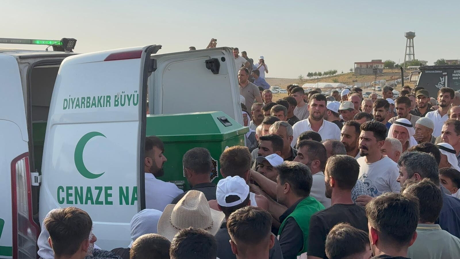 DEM'li vekilden yangın provokasyonu! Vatandaşlar böyle bozdu - 1. Resim