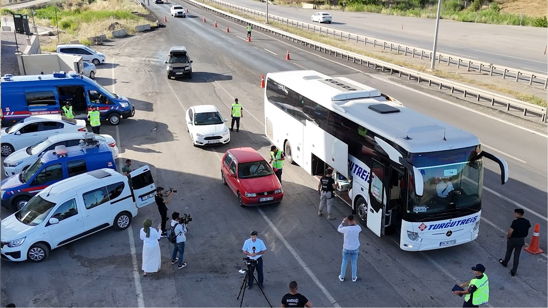 Tatilciler dönüş yolunda! İşte trafiğin yoğun ve akıcı olduğu bölgeler... Tatilciler dönüş yolunda! İşte trafiğin yoğun ve akıcı olduğu bölgeler... - 8. Resim