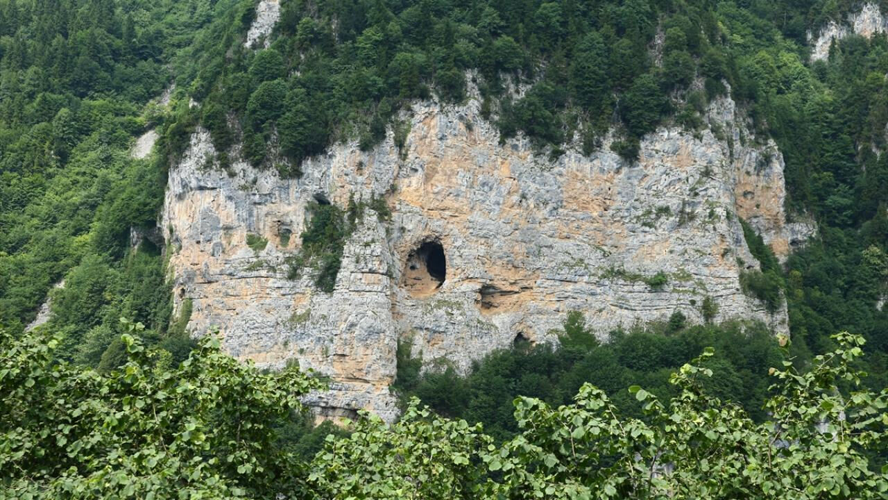 Türkiye haritasına benzeyen kayalık dağcıların dikkatini çekiyor! Giresun'da Şahinkaya Tepesi manzarasıyla merak uyandırıyor Türkiye haritasına benziyor! Giresun'da Şahinkaya Tepesi kayalık manzarasıyla merak uyandırıyor - 2. Resim