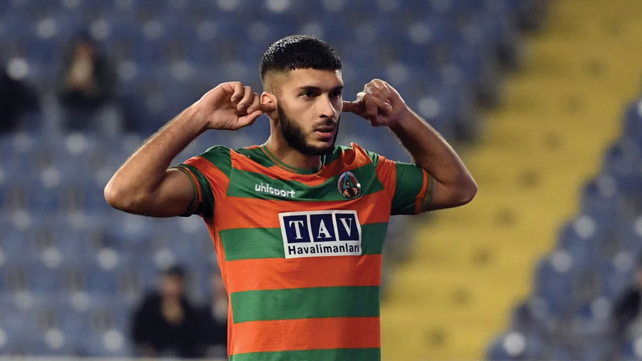 Galatasaray Alanyaspor'un milli oyuncusu Oğuz Aydın ile anlaştı Galatasaray Alanyaspor'un milli oyuncusu Oğuz Aydın ile anlaştı - 1. Resim