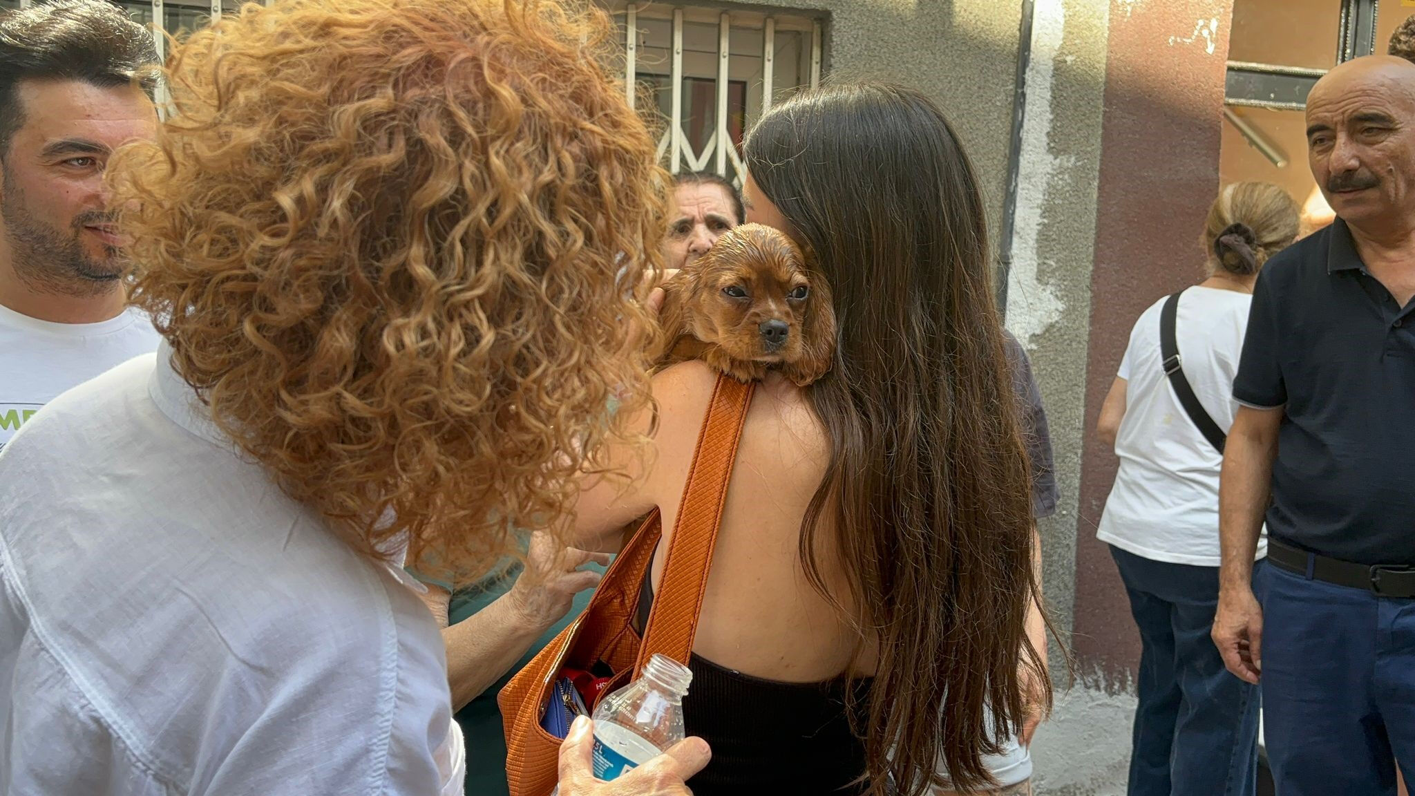 İstanbul Şişli'de yangın devam ediyor! 6 katlı bina Halide Edip Adıvar Mahallesi'nde - 2. Resim