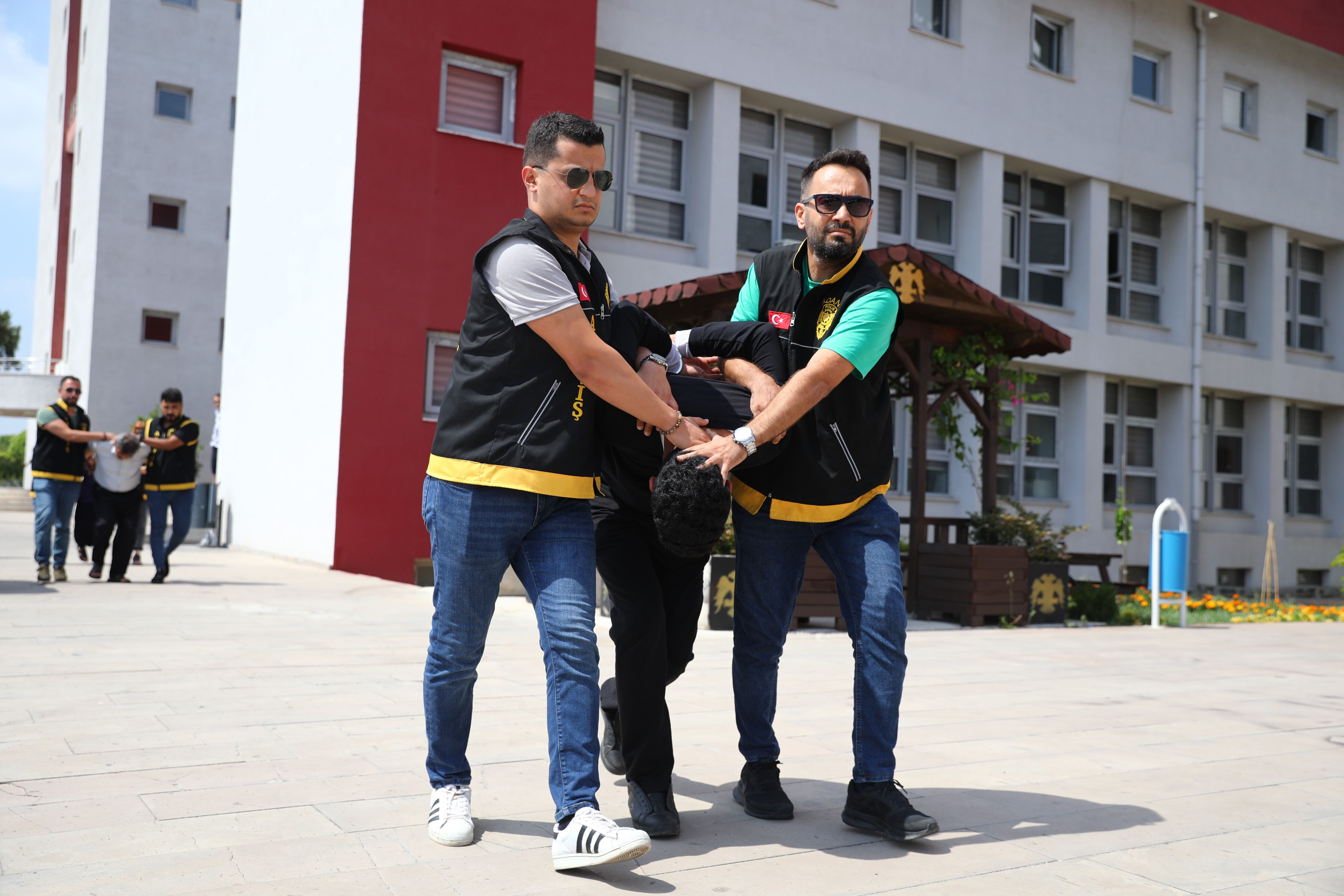 Katliam yapan damadın ilk ifadesi ortaya çıktı: Nevrim döndü, herkesi öldürdüm Katliam yapan damadın ilk ifadesi ortaya çıktı: Nevrim döndü, herkesi öldürdüm - 3. Resim