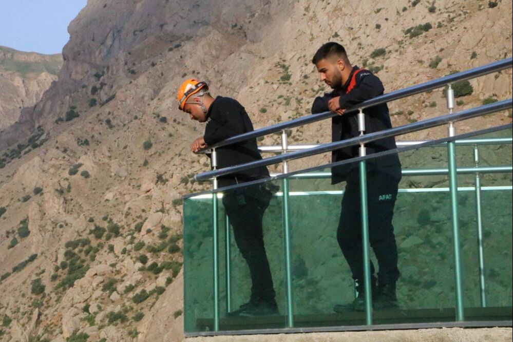 Seyir tepesinden atlayan 19 yaşındaki Kübra'nın cesedi bulundu! Seyir tepesinden atlayan 19 yaşındaki Kübra bulundu! - 1. Resim